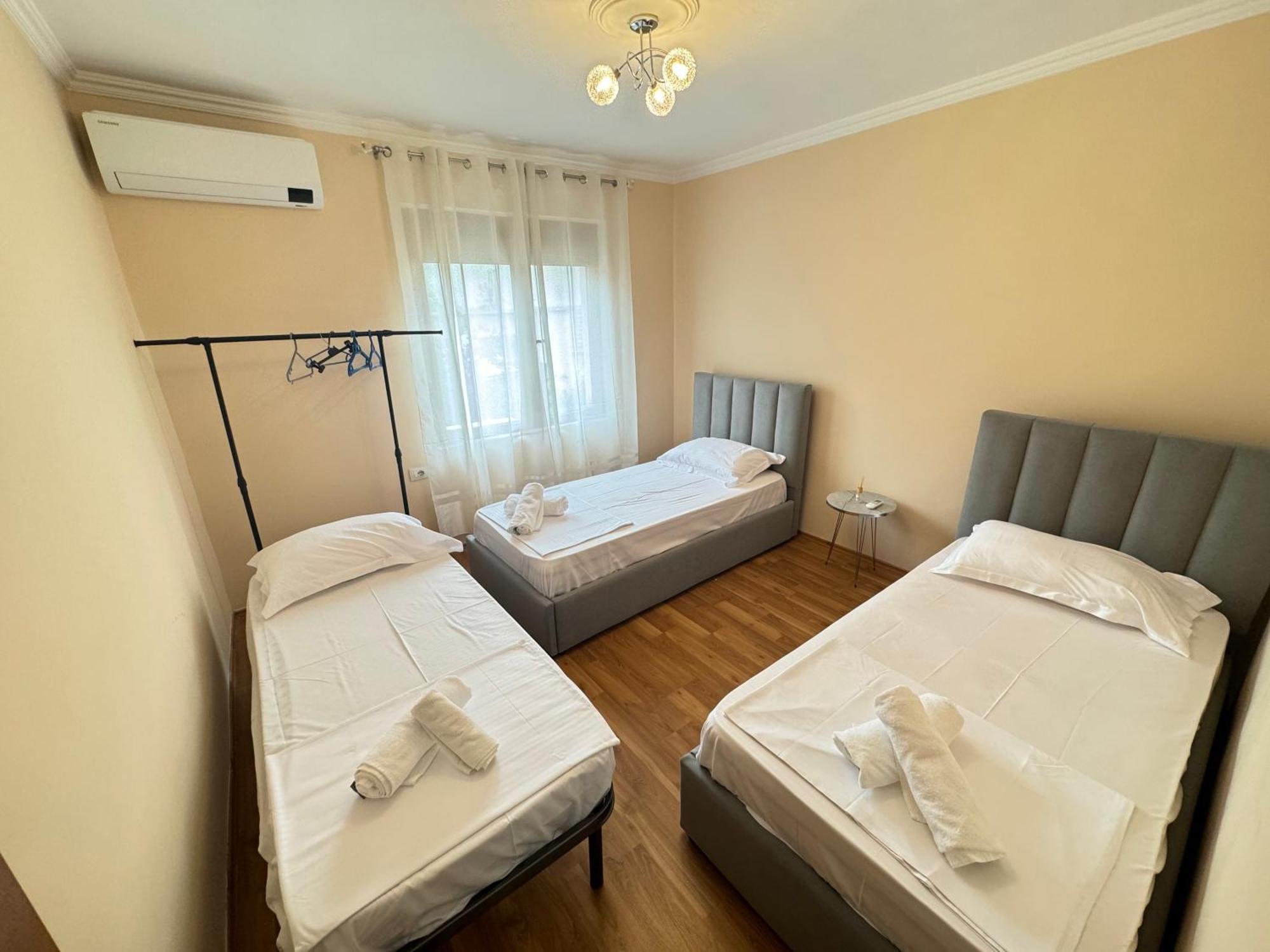 Skanderbeg Square Apartment 02 Tirana Exterior photo